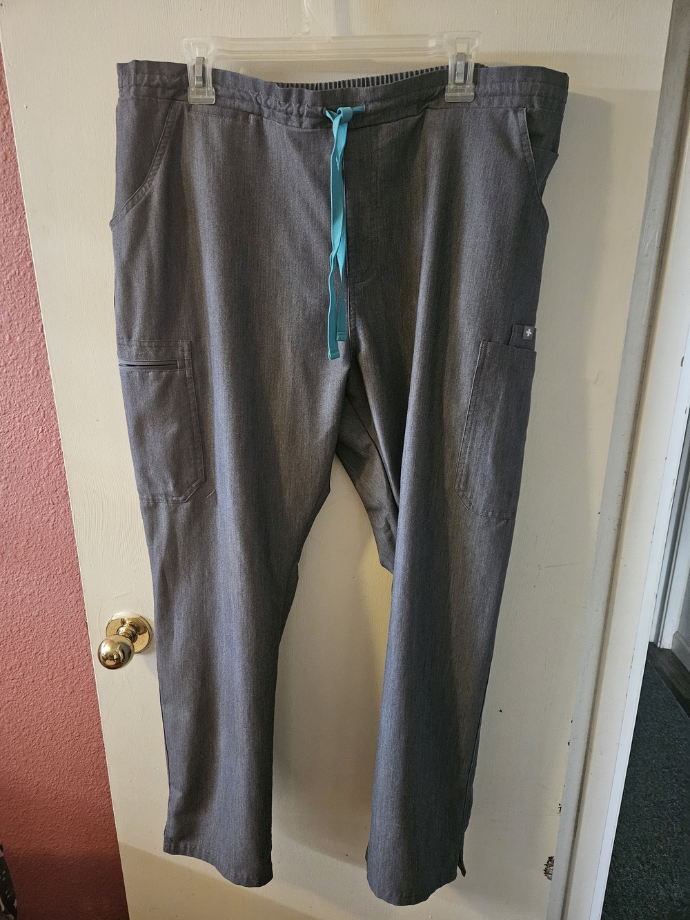 Figs Yola Pants in Graphite XL. Good condition